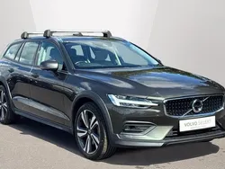 724 pine grey Used 2019 Volvo V60 CC Estate | £28,233 (Fair price)