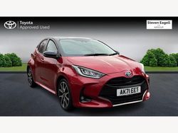 Red/black Used 2021 Toyota Yaris Hybrid Hatchback | £16,744 (Fair price)