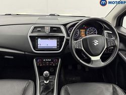 White Used 2018 Suzuki SX4 S-Cross SZ5 SUV | £9,999 (Good price)