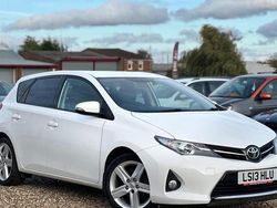 Used 2013 Toyota Auris Sport | £4,699 (Fair price)