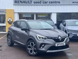 Grey / black roof Used 2022 Renault Captur Version S SUV | £15,295 (Fair price)