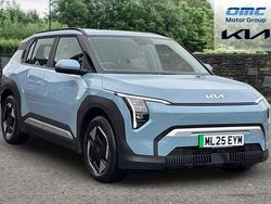 Blue Used 2025 Kia EV3 Air SUV | £29,499 (Fair price)