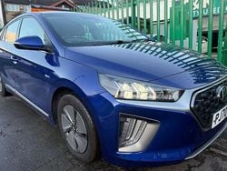 Blue Used 2020 Hyundai Ioniq Premium Hatchback | £9,995 (Good price)
