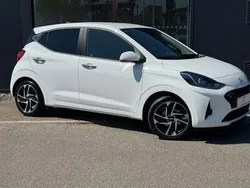 New 2025 Hyundai i10 Premium Hatchback | £16,490 (Fair price)