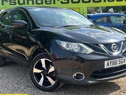 Black Used 2016 Nissan Qashqai N-Connecta SUV | £6,000 (Fair price)