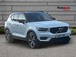 White Used 2020 Volvo XC40 R-Design Pro SUV | £22,500 (Good price)