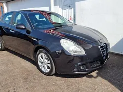 Black Used 2011 Alfa Romeo Giulietta Lusso Hatchback | £2,395 (Fair price)