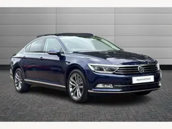Blue Used 2019 VW Passat GT Sedan | £16,350 (Fair price)