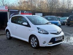 White Used 2013 Toyota Aygo Hatchback | £3,295 (Fair price)