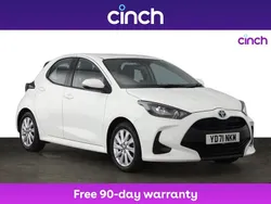 White Used 2021 Toyota Yaris Hybrid Hatchback | £13,449 (Good price)