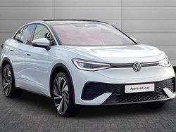Glacier white with black roof Used 2025 VW ID.5 Pro SUV | £29,650 (Fair price)