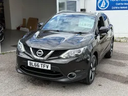 Black Used 2016 Nissan Qashqai N-Vision SUV | £7,999 (Fair price)