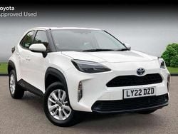White Used 2022 Toyota Yaris Cross SUV | £19,236 (Super price)