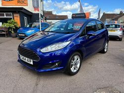 Blue Used 2014 Ford Fiesta Zetec Hatchback | £7,295 (Fair price)