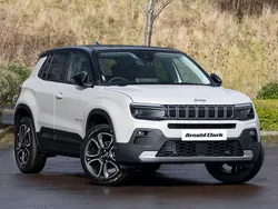 Bicolour solid snow with volcano roof New 2025 Jeep Avenger Summit SUV | £23,498 (Fair price)
