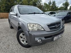 Silver Used 2006 Kia Sorento SUV | £2,395 (Fair price)