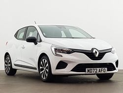 White Used 2023 Renault Clio V Evolution Hatchback | £15,298 (Fair price)