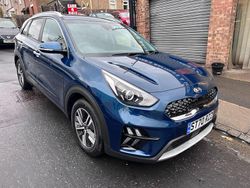Blue Used 2020 Kia Niro SUV | £15,745 (Super price)