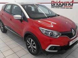 Red Used 2019 Renault Captur Play SUV | £8,299 (Fair price)