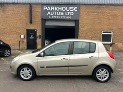 Gold Used 2007 Renault Clio II Privilege Hatchback | £3,690 (Fair price)