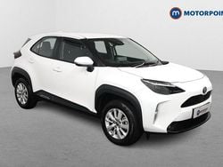 White Used 2024 Toyota Yaris Hybrid Estate | £21,449 (Good price)