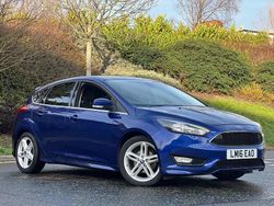 Blue Used 2016 Ford Focus Zetec Hatchback | £6,395 (Good price)