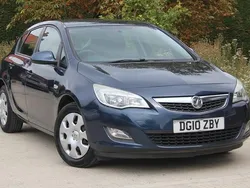 Blue Used 2010 Vauxhall Astra Hatchback | £995 (Fair price)