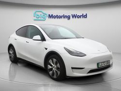 White Used 2022 Tesla Model Y Long Range AWD SUV | £26,200 (Fair price)