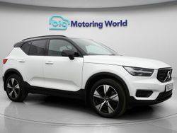 White Used 2022 Volvo XC40 R-Design SUV | £24,600 (Fair price)