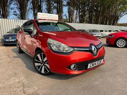 Red Used 2025 Renault Clio V Dynamique Hatchback | £6,495