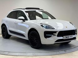 White Used 2019 Porsche Macan SUV | £38,175 (Expensive)