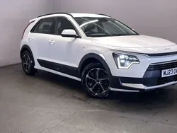 White Used 2023 Kia Niro 2 SUV | £18,999 (Fair price)