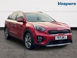 Red Used 2021 Kia Niro SUV | £16,990 (Fair price)