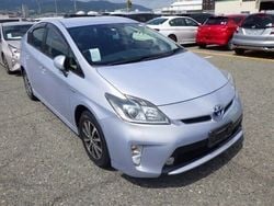 Purple Used 2013 Toyota Prius T3 Hatchback | £11,495
