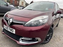 Red Used 2015 Renault Scénic III Dynamique MPV | £4,995 (Fair price)