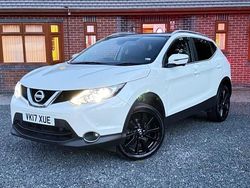White Used 2017 Nissan Qashqai Tekna SUV | £8,750 (Fair price)