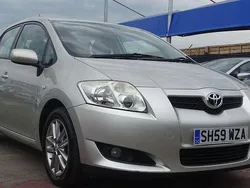 Silver Used 2009 Toyota Auris Hatchback | £3,395 (Fair price)