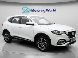 White Used 2022 MG HS Excite SUV | £15,100 (Fair price)