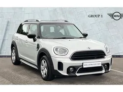 White silver Used 2022 Mini Cooper Countryman Classic SUV | £19,475 (Fair price)