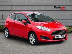 Red Used 2015 Ford Fiesta Zetec Hatchback | £6,495 (Fair price)