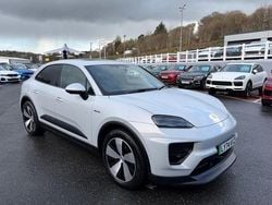 Grey Used 2024 Porsche Macan SUV | £67,500 (Fair price)