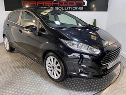 Black Used 2015 Ford Fiesta Titanium Hatchback | £5,150 (Fair price)