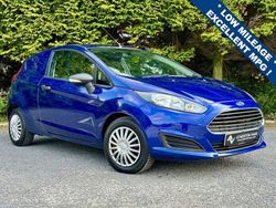 Blue Used 2017 Ford Fiesta Hatchback | £6,990 (Fair price)