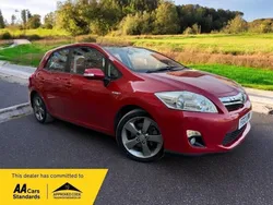 Red Used 2012 Toyota Auris Hybrid Hatchback | £6,995 (Good price)