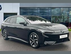 Grenadilla black metallic Used 2025 VW ID.7 Pro Sedan | £37,237 (Expensive)