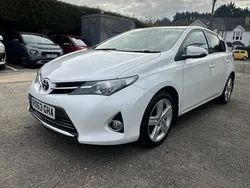 White Used 2013 Toyota Auris Hatchback | £4,695 (Fair price)