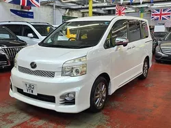 White Used 2024 Toyota Voxy MPV | £9,895 (A bit pricey)