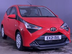 Red Used 2021 Toyota Aygo X-play Hatchback | £10,999 (Fair price)