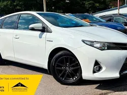 White Used 2014 Toyota Auris Hybrid Plus Hatchback | £8,995 (Fair price)