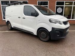 White Used 2019 Peugeot Expert Van | £10,140 (Fair price)